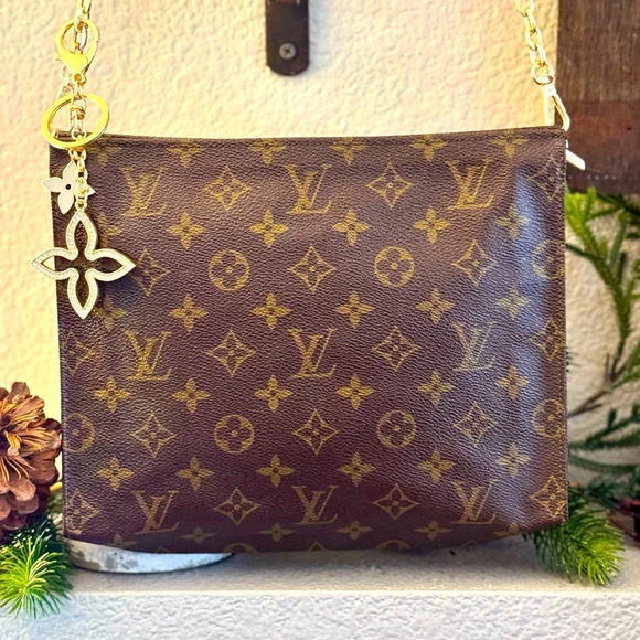 - Vintage LOUIS VUITTON Monogram Pouche Toilette 26 Clutch Bag converted - Picture 1 of 17